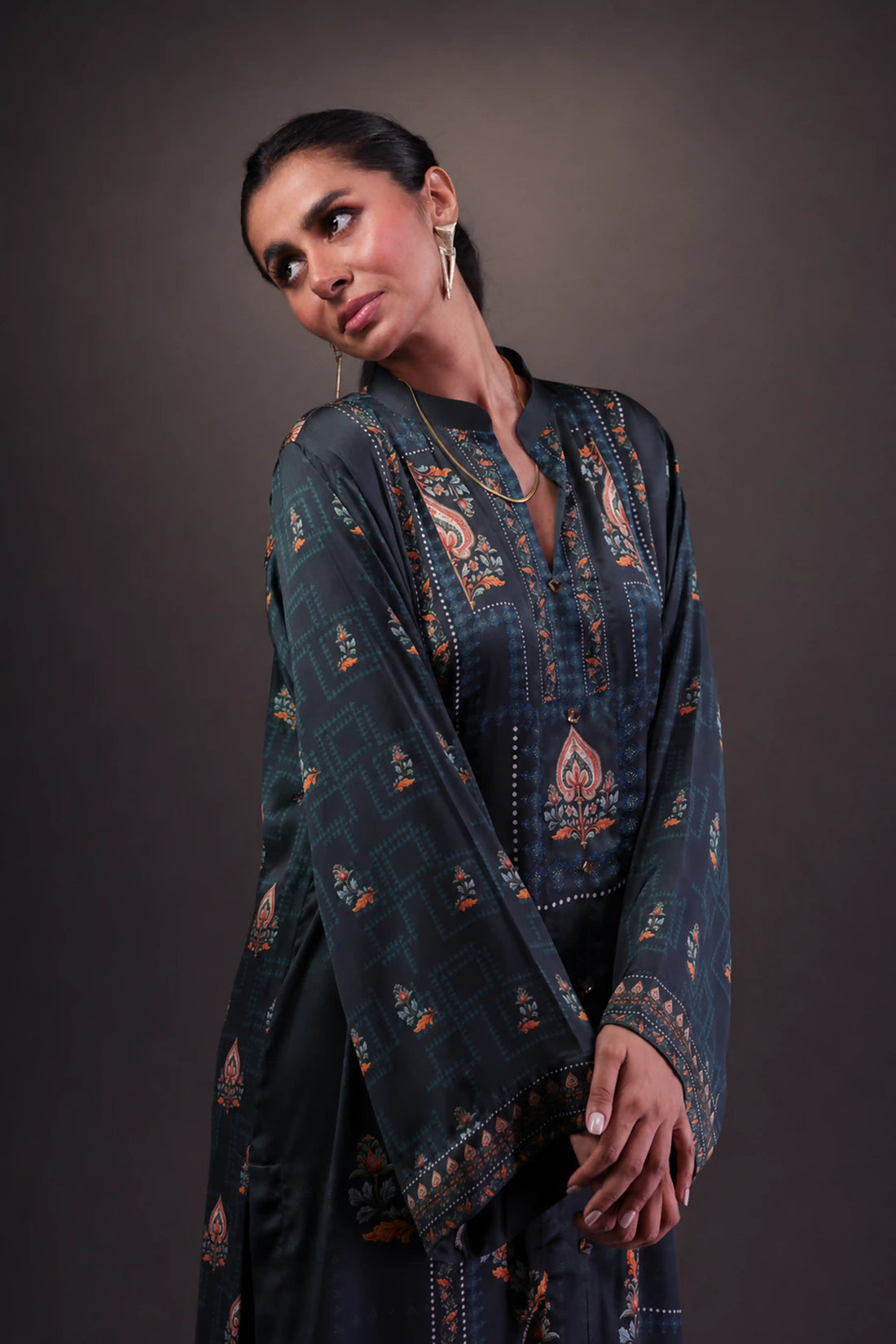 Dil-e-Anarkali - Emerald noir luxury silk 2-piece | Digital print | Floral & broken heart motifs | Long shirt with straight pant